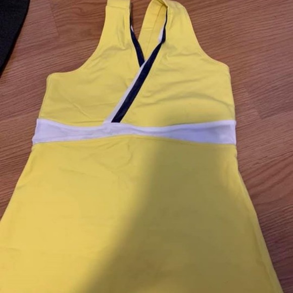 Lululemon top - Picture 1 of 2